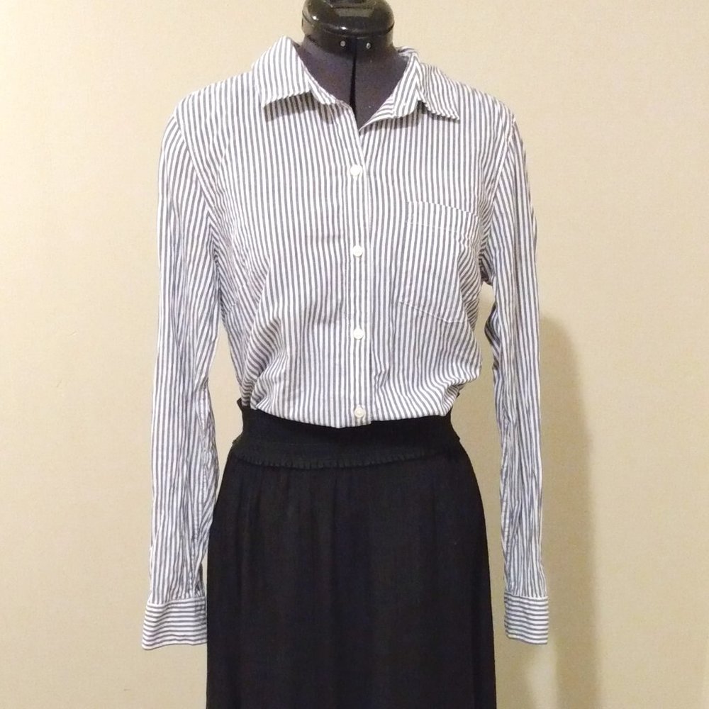 Old Navy: "The Classic Shirt" Striped Grey/Black & White Button down shirt